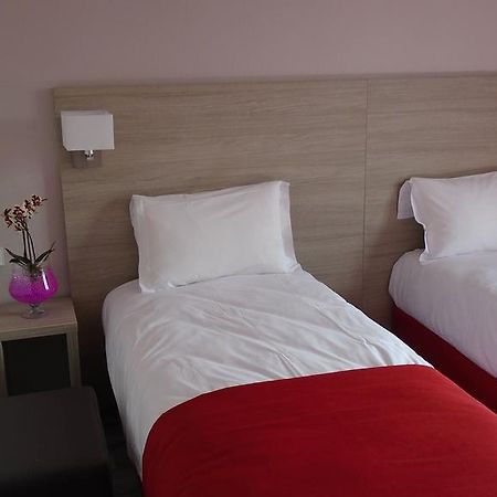 Fasthome Gonesse Exteriör bild